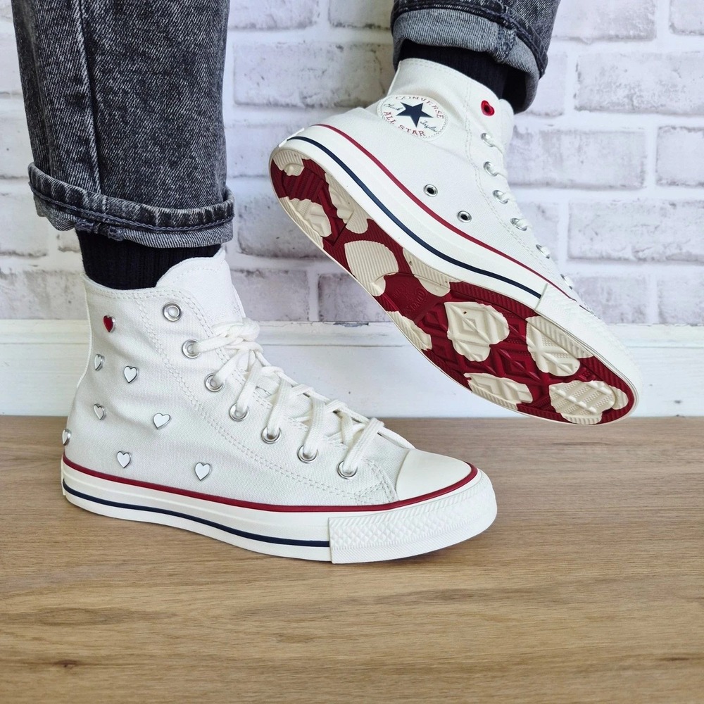 NEW Converse Chuck Taylor All Star Women 9.5 High Top White Heart Studs A19055C